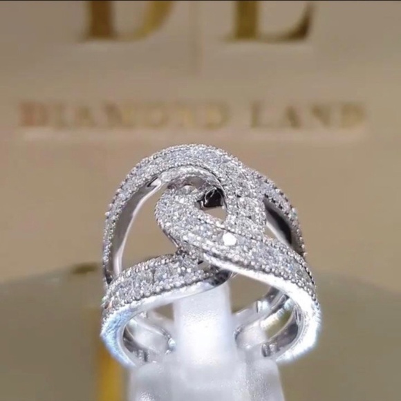 Jewelry - Gorgeous Pave White sapphire Ring Size 6.5